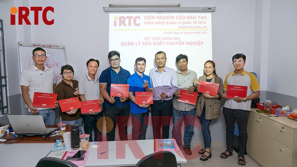 Kết thúc khóa học Quản Lý Sản Xuất chuyên nghiệp tháng 4