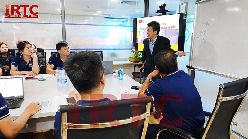 khóa học kỹ năng lãnh đạo đội nhóm